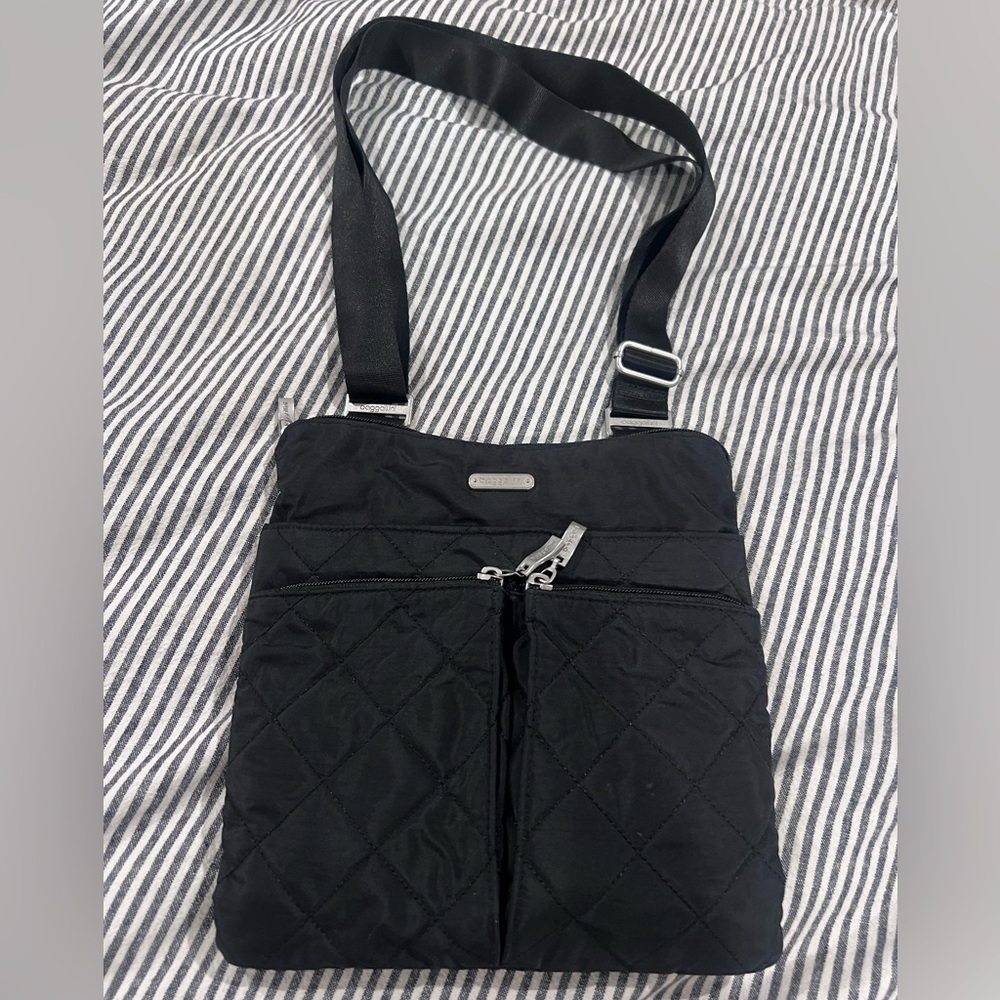 Baggallini Black Quilted Modern Everywhere Crossbody Bag
